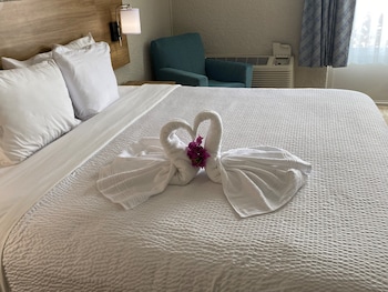 Standard Room, 1 King Bed