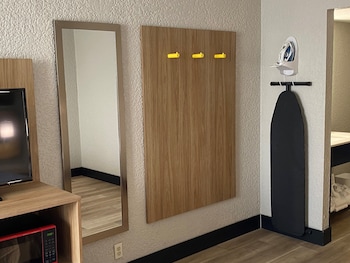 Standard Room, 2 Queen Beds, Accessible