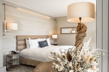 Sofitel Suite Sea view Two singles or a large bed any floor terrace