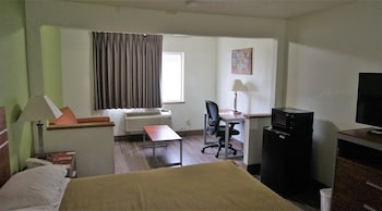 Suite, 1 King Bed, Non Smoking
