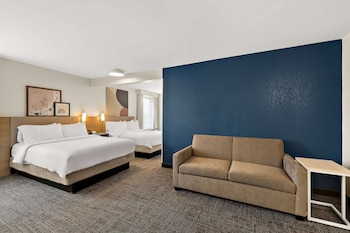 Room, 2 Queen Beds (with Sofa)