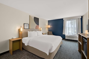 Room, 1 King Bed, Accessible, Bathtub (Mobility & Hearing)
