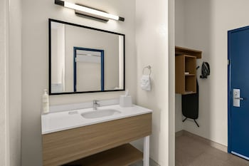 Room, 2 Queen Beds, Accessible (Hearing)
