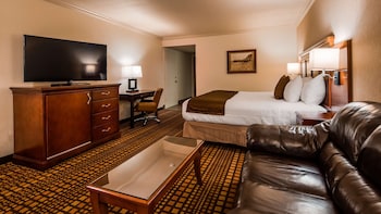 Standard Room, 1 King Bed, Patio