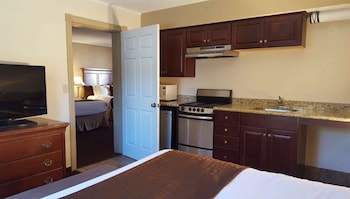 Suite, Multiple Beds, Kitchenette