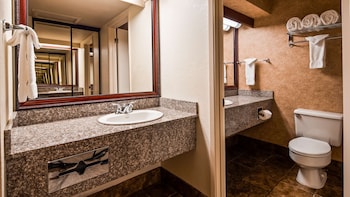 Standard Room, 1 Queen Bed, Refrigerator (Small Room)