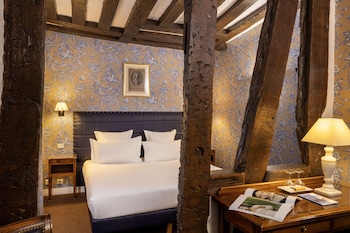 Deluxe Double Room, Bathtub
