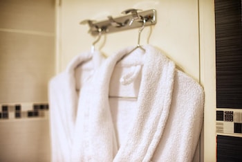 Family Suite, Bathtub