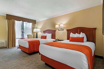 Standard Room, 2 Double Beds, Accessible, Bathtub