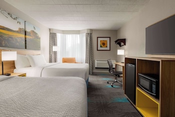 Business Room, 2 Queen Beds, Non Smoking