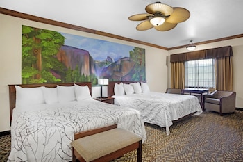 Standard Room, Multiple Beds, Non Smoking