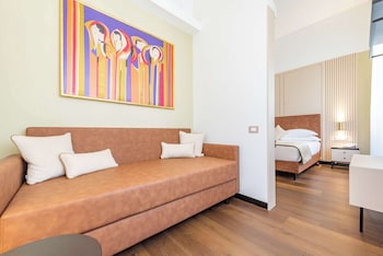 Junior Suite, 1 King Bed, Non Smoking (with Single Sofabed)