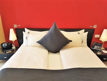 Exclusive Suite, 1 King Bed with Sofa bed, Kitchenette