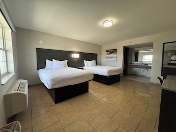 Room, 2 Queen Beds, Non Smoking