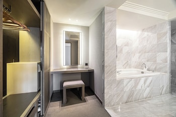Junior Suite, 1 King Bed