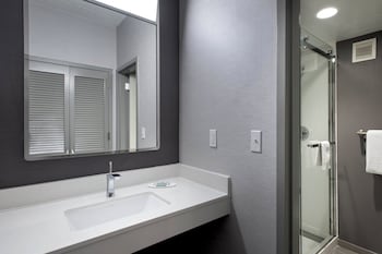 Room, 2 Queen Beds (Hearing Accessible)