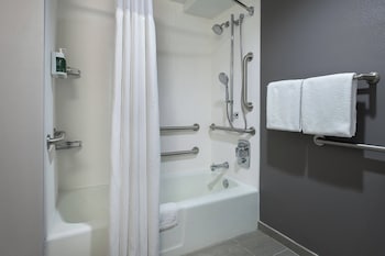Room, 1 King Bed (Mobility/Hearing Accessible, Tub)