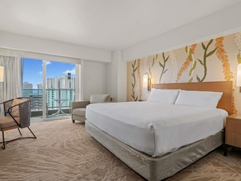 Waikiki Tower Partial Ocean View Room