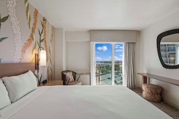 Kona Tower Partial Ocean View Room