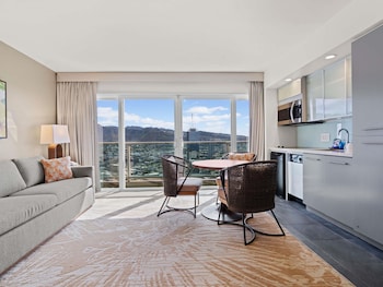 Suite, 1 Bedroom, City View