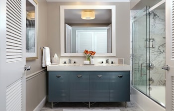 Bay View Two Queen Junior Suite