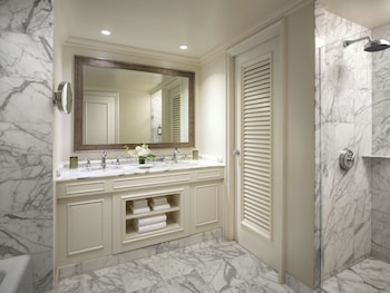 Partial Ocean View King (Newly Renovated)
