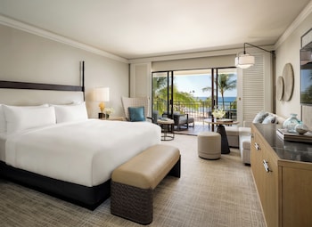 Oceanfront View King (Newly Renovated)