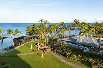 Deluxe Room, 1 King Bed, Ocean View (Newly Renovated, High Floor)