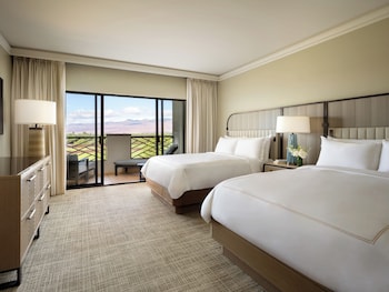 One Bedroom Suite 2 Queen Beds Ocean View (Newly Renovated)