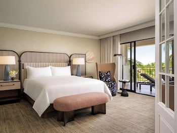 Oceanfront Luxury 1 Bedroom Suite 1 King, Spectacular Ocean View (Newly Renovated)
