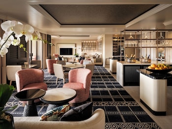 Fairmont Gold, 2 Queens, Premium Ocean View, Gold Lounge Access (Newly Renovated, High Floor)