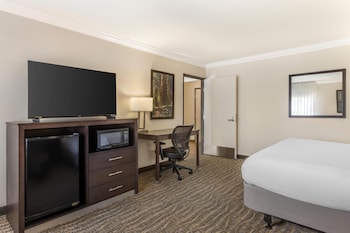 Suite, Multiple Beds, Accessible, Non Smoking