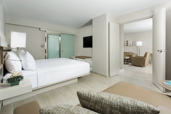 Suite, 1 Bedroom, Balcony