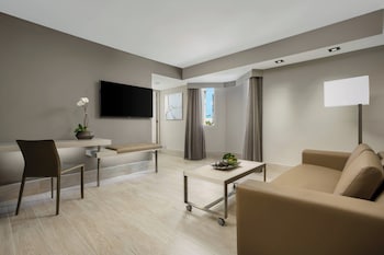 Suite, 1 Bedroom, Partial Ocean View