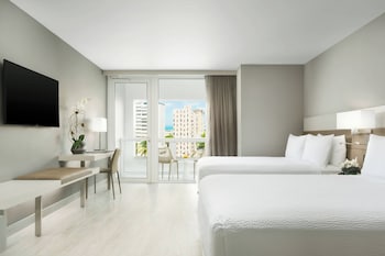 Room, 2 Queen Beds, Balcony (Hearing Accessible)
