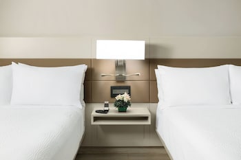Room, 2 Queen Beds, Balcony (Hearing Accessible)