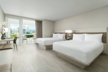 Room, 2 Queen Beds, Balcony (Hearing Accessible)