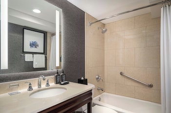 Classic Room, 2 Queen Beds (No View)