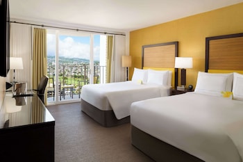 Deluxe Room, 2 Queen Beds, Mountain View