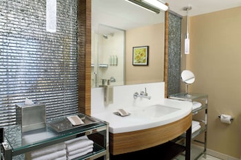 Room, 1 King Bed, Accessible, City View