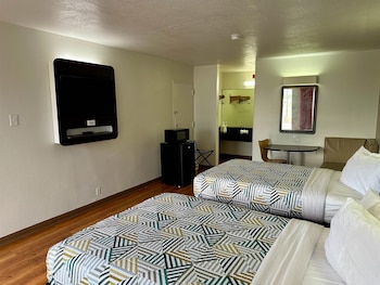 Standard Room, 2 Double Beds, Non Smoking