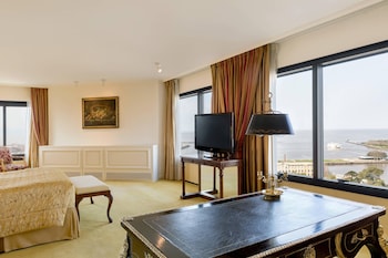 Club Room, 1 King Bed (San Martin)