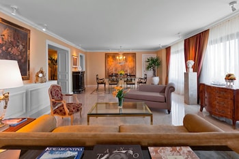 Club Room, 1 King Bed (San Martin)