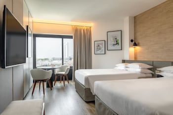 Superior Twin Room, 2 Twin Beds, Pool Access
