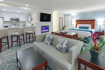 Suite, 1 King Bed, Non Smoking, Kitchen (Living Room;Oversized Room)