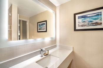 Standard Room, 1 King Bed, Non Smoking, Refrigerator