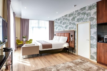 Suite, 1 King Bed, Non Smoking