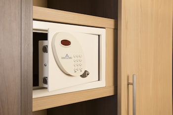Suite, 1 King Bed, Non Smoking