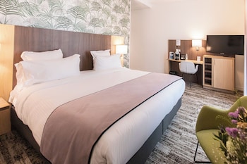 Standard Queen Room