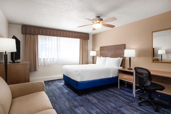 Suite, 1 Queen Bed, Kitchenette, Harbor View (with Sofabed)